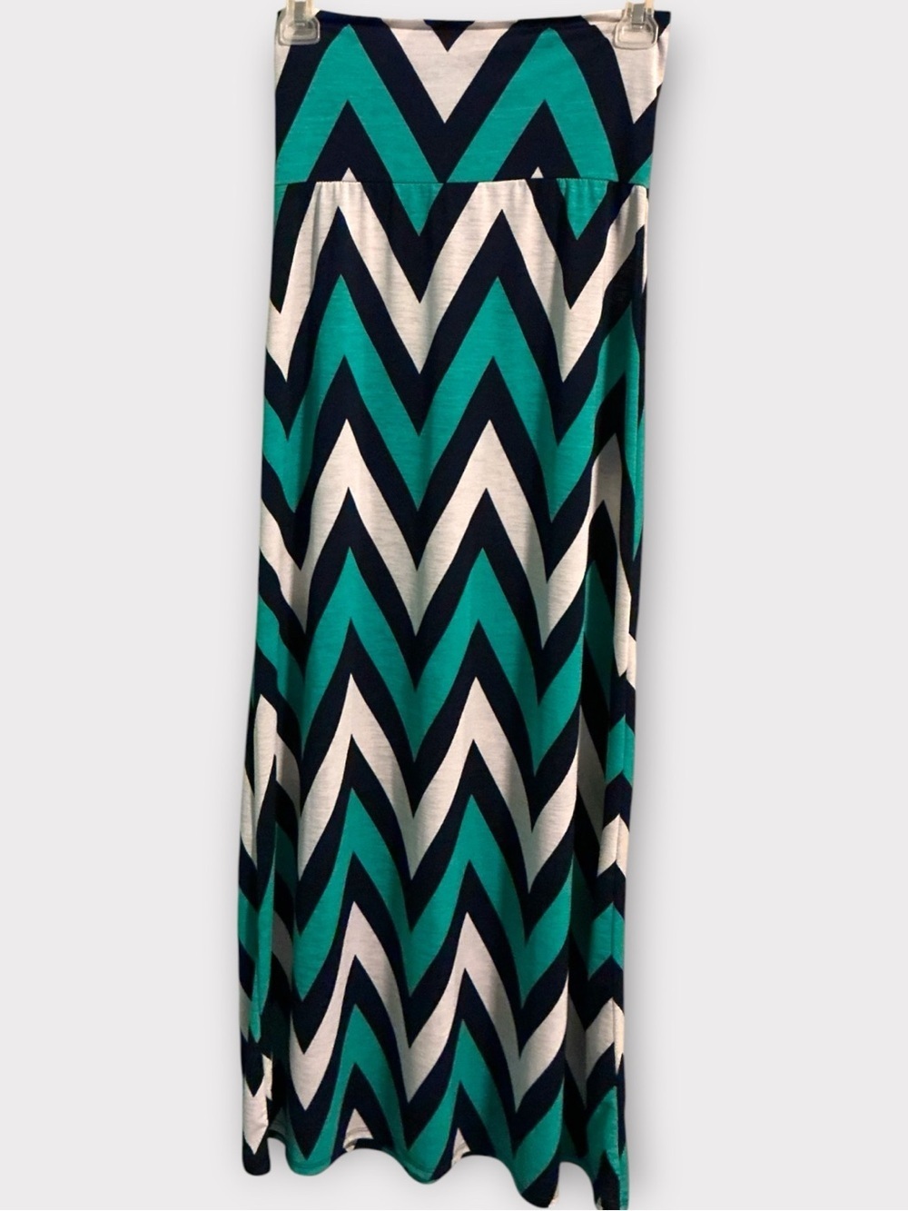 🌺Tovia Chevron Maxi Skirt in Teal, Navy & White